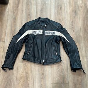 Women’s S Harley-Davidson black Victory Sweep Leather Jacket
